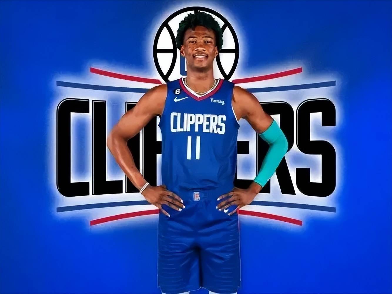 包含华盛顿奇才训练开放日，集结日刷新队史纪录引欢呼，NBA季后赛在即，更衣室氛围转暖的词条