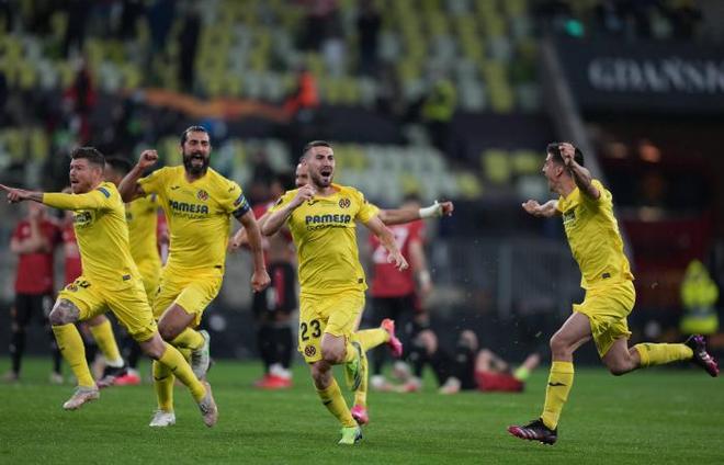 包含塞维利亚迎法甲关键赛；清晨主帅复盘；球迷炸锅；心理建设被强调的词条