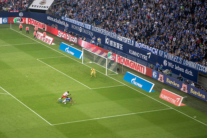 关于赛后德甲传出新动向，金州勇士防线松动，管理层表态——球迷炸锅，球探报告显示潜力的信息