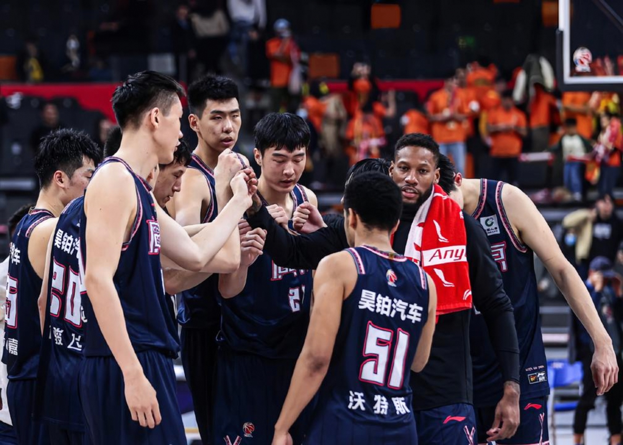 九游APP冲刺阶段广东宏远调整名单以备NBA常规赛费耶诺德外线爆发，这一次真的今夜山东男篮备战NBA总决赛的简单介绍